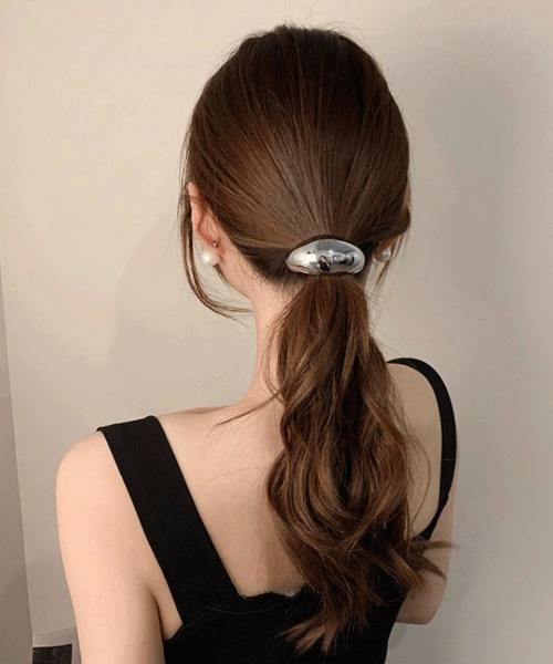 E&C closet…（イーアンドシークローゼット）の「ワイドメタルヘアゴム（ヘアゴム・レディース・シルバー/ゴールド・FREE）」の4枚目の写真