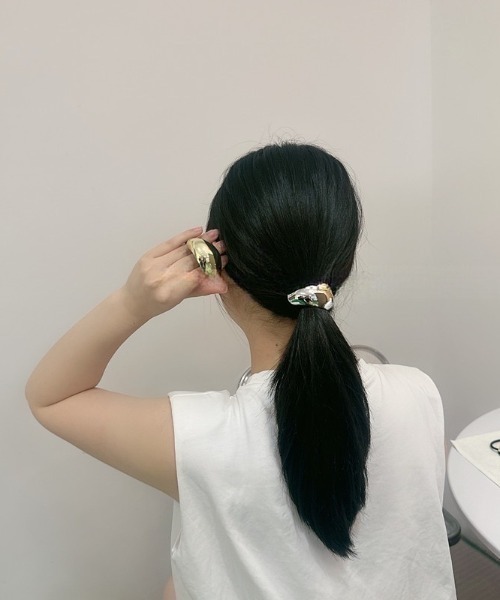 E&C closet…（イーアンドシークローゼット）の「ワイドメタルヘアゴム（ヘアゴム・レディース・シルバー/ゴールド・FREE）」の6枚目の写真