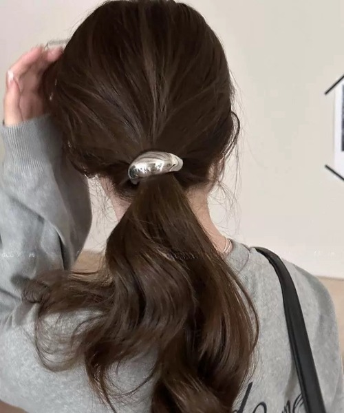 E&C closet…（イーアンドシークローゼット）の「ワイドメタルヘアゴム（ヘアゴム・レディース・シルバー/ゴールド・FREE）」の21枚目の写真