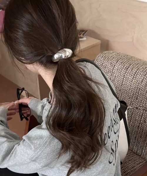 E&C closet…（イーアンドシークローゼット）の「ワイドメタルヘアゴム（ヘアゴム・レディース・シルバー/ゴールド・FREE）」の22枚目の写真