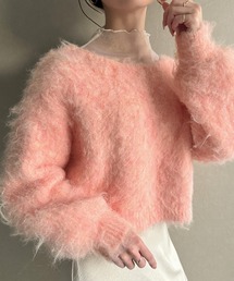 バックデザインショート丈シャギーニット