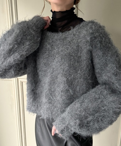 junoah(ジュノア)の「バックデザインショート丈シャギーニット(ニット/セーター・レディース・グレー/ピンク/グレイッシュベージュ・LARGE/MEDIUM)」の6枚目の写真