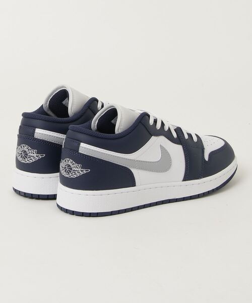 JORDAN BRAND(ジョーダンブランド)の「JORDAN BRAND AIR JORDAN 1 LOW GS 553560-141(スニーカー・レディース・ホワイト・25cm/24cm/23.5cm)」の2枚目の写真