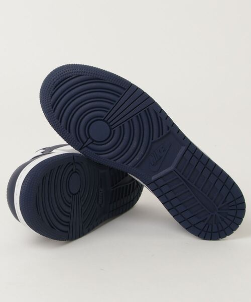 JORDAN BRAND(ジョーダンブランド)の「JORDAN BRAND AIR JORDAN 1 LOW GS 553560-141(スニーカー・レディース・ホワイト・25cm/24cm/23.5cm)」の3枚目の写真