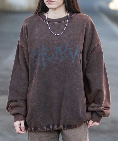 JOHN'S CLOSET(ジョンズクローゼット)の「【13】グランジデザイン オーバーサイズ クルーネックスウェット(スウェット・メンズ・オフホワイト/チャコールグレー/ライトグレー/パープル/スモークピンク/ブラウン・LARGE/MEDIUM)」の4枚目の写真