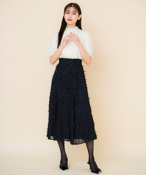 REDYAZEL(レディアゼル)の「リボンモチーフフレアスカート(スカート・レディース・ベージュ/ブラック・SMALL/MEDIUM)」の4枚目の写真