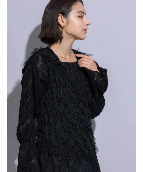 Te chichi(テチチ)の「【Atelier Noir】フリンジチュールVネックベスト(セットアップ可)(シャツ/ブラウス・レディース・ブラック・F)」の2枚目の写真