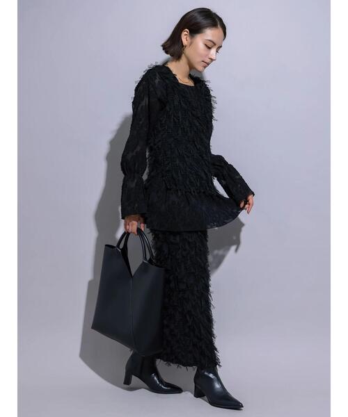 Te chichi(テチチ)の「【Atelier Noir】フリンジチュールVネックベスト(セットアップ可)(シャツ/ブラウス・レディース・ブラック・F)」の4枚目の写真