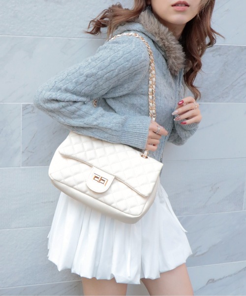 GORGE(ゴージ)の「《キルティング×チェーン》ルルナ2WAYショルダーBAG レディース 斜め掛け オールシーズン(ショルダーバッグ・レディース・ベージュ/ブラック/ライトピンク/アイボリー/ブルー・F)」の7枚目の写真