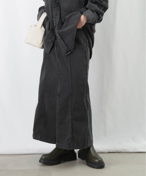 LUCA/LADY LUCK LUCA（ルカ/レディラックルカ）の「LC/LLL 硫化染めナローデニムスカート / フロントスリットデニムタイトスカート（デニムスカート・レディース・ブラック/インディゴブルー・FREE）」の2枚目の写真