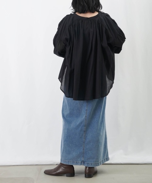 LUCA/LADY LUCK LUCA（ルカ/レディラックルカ）の「LC/LLL 硫化染めナローデニムスカート / フロントスリットデニムタイトスカート（デニムスカート・レディース・ブラック/インディゴブルー・FREE）」の8枚目の写真