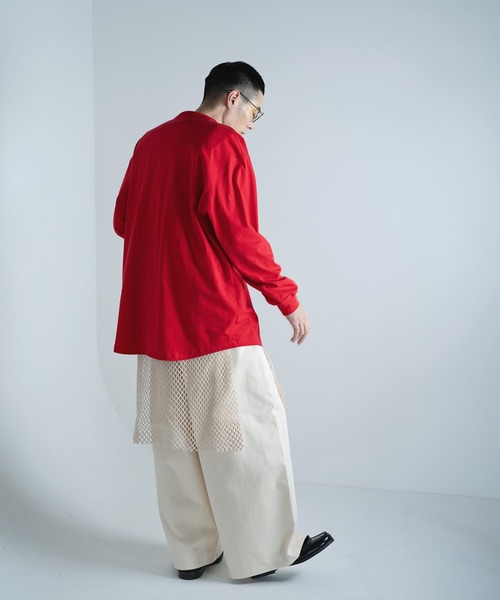 Aphlotus（アプロタス）の「ヘムラウンド ヘンリーネック LS カットソー（Tシャツ/カットソー・メンズ・スミクロ/グレイッシュベージュ/レッド・MEDIUM/SMALL/LARGE）」の16枚目の写真