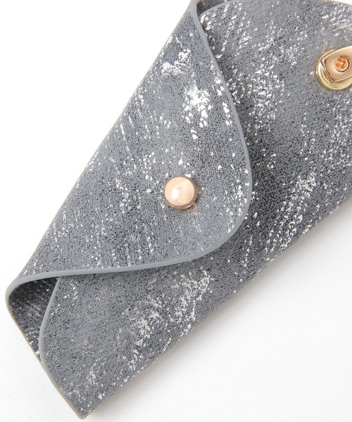 LAKOLE(ラコレ)の「コンパクトキーケース / 282445(キーケース/キーアクセサリー・レディース・ベージュ/チャコール・FREE)」の5枚目の写真