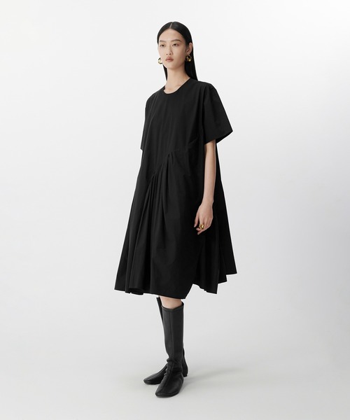JNBY（ジェーエヌビーワイ）の「Breezy Gathered Dress / ギャザードレスワンピース（ドレス・レディース・ブラック/ベージュ・34/36/38）」の3枚目の写真