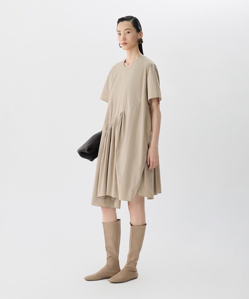 JNBY（ジェーエヌビーワイ）の「Breezy Gathered Dress / ギャザードレスワンピース（ドレス・レディース・ブラック/ベージュ・34/36/38）」の12枚目の写真