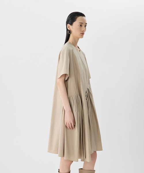 JNBY（ジェーエヌビーワイ）の「Breezy Gathered Dress / ギャザードレスワンピース（ドレス・レディース・ブラック/ベージュ・34/36/38）」の15枚目の写真