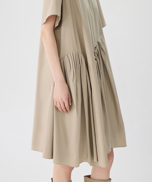 JNBY（ジェーエヌビーワイ）の「Breezy Gathered Dress / ギャザードレスワンピース（ドレス・レディース・ブラック/ベージュ・34/36/38）」の17枚目の写真