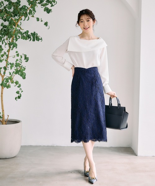 12Twelve Agenda(トゥエルブ アジェンダ)の「肩レースオフショル風ブラウス(シャツ/ブラウス・レディース・サックスブルー/オフホワイト/ブラック・M)」の4枚目の写真