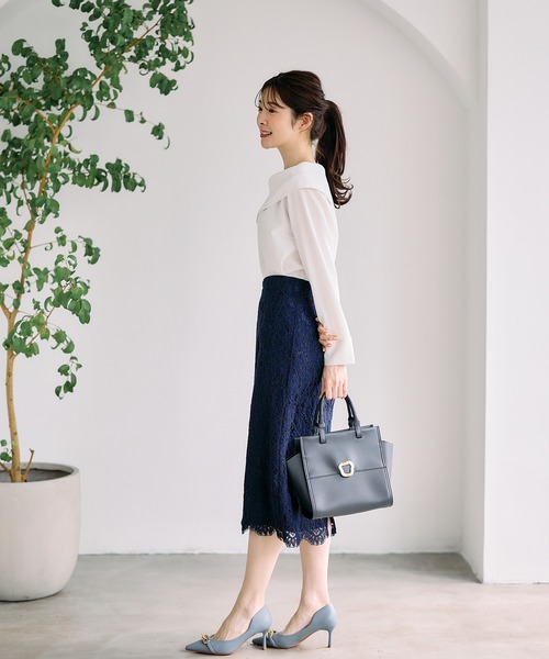 12Twelve Agenda(トゥエルブ アジェンダ)の「肩レースオフショル風ブラウス(シャツ/ブラウス・レディース・サックスブルー/オフホワイト/ブラック・M)」の5枚目の写真