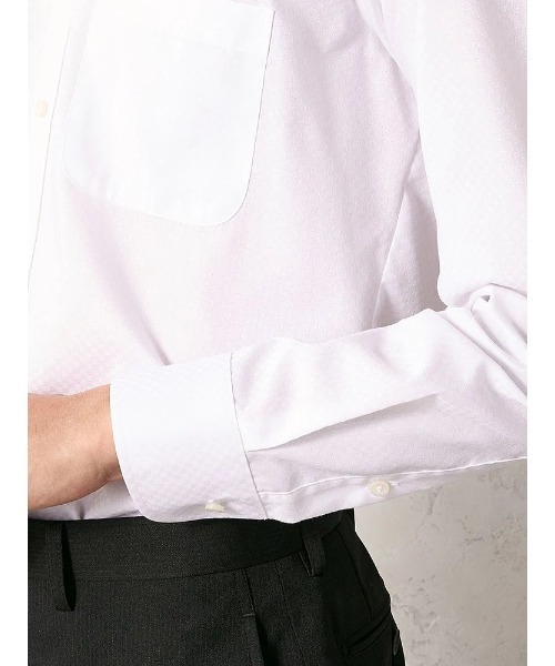 Perfect Suit FActory（パーフェクトスーツファクトリー）の「【WEB限定・クラシコ】長袖ワイシャツ　ボタンダウン　ホワイト（ビジネスシャツ・メンズ・ホワイト・首回り37cm-裄丈80cm/首回り39cm-裄丈82cm/首回り41cm-裄丈84cm/首回り43cm-裄丈86cm/首回り45cm-裄丈86cm）」の3枚目の写真