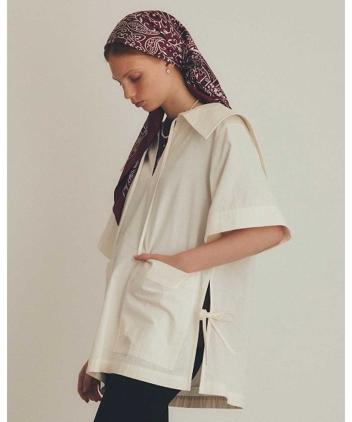 THE SHINZONE(ザ シンゾーン)の「THE SHINZONE BANDANA PRINTED SILK SCARF 25SMSIT03(バンダナ/スカーフ・レディース・バーガンディー/ネイビー・FREE)」の1枚目の写真