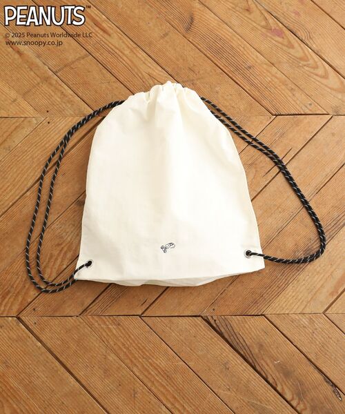 PEANUTS（ピーナッツ）の「■PEANUTS スヌーピーナップサック（バックパック/リュック・レディース・ベージュ/アイボリー/ブラック・FREE）」の2枚目の写真