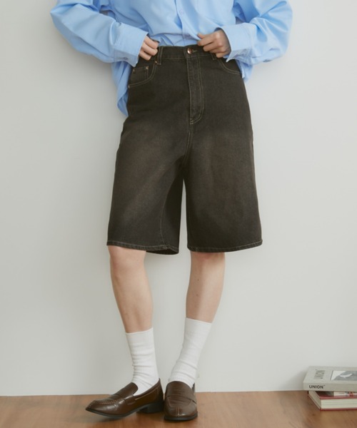 MERLOT(メルロー)の「【ウォッシュ加工】ヴィンテージライクデニムハーフパンツ(デニムパンツ・レディース・ブラック/ブルー・FREE)」の17枚目の写真