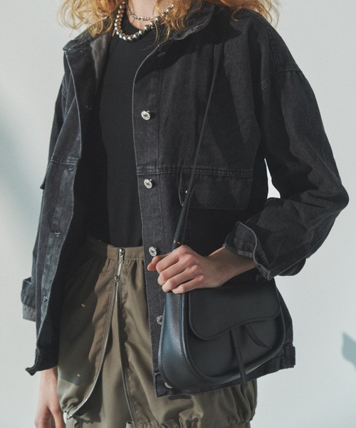 Solace（ソレイス）の「ウェーブフラップミニショルダーバッグ（ショルダーバッグ・レディース・ブラック/ホワイト・FREE）」の5枚目の写真