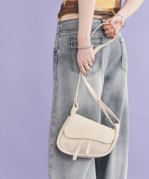 Solace（ソレイス）の「ウェーブフラップミニショルダーバッグ（ショルダーバッグ・レディース・ブラック/ホワイト・FREE）」の16枚目の写真