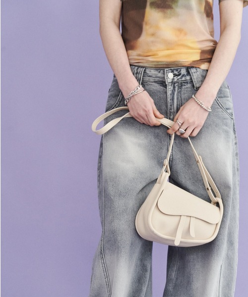 Solace（ソレイス）の「ウェーブフラップミニショルダーバッグ（ショルダーバッグ・レディース・ブラック/ホワイト・FREE）」の18枚目の写真