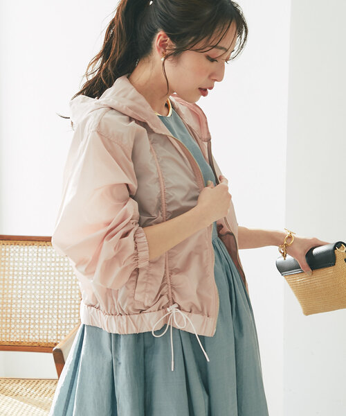 La boutique BonBon（ラブティックボンボン）の「【フェミニンカジュアル】ギャザーライトフードブルゾン（ブルゾン・レディース・ピンク/ネイビー・FREE）」の7枚目の写真