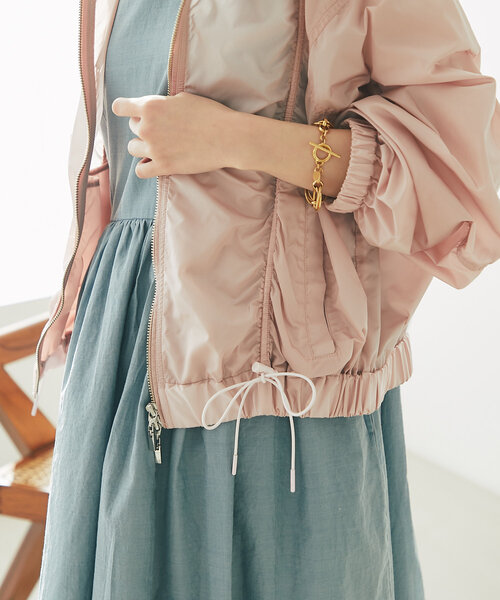 La boutique BonBon（ラブティックボンボン）の「【フェミニンカジュアル】ギャザーライトフードブルゾン（ブルゾン・レディース・ピンク/ネイビー・FREE）」の12枚目の写真