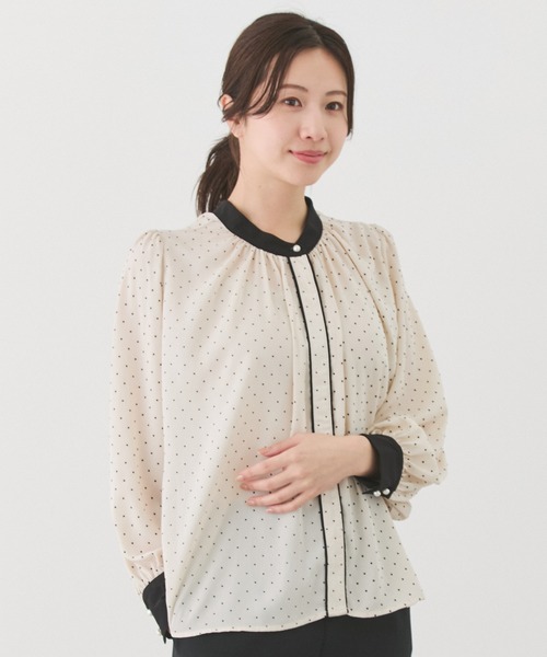 Jayro(ジャイロ)の「ドットプリント配色使いブラウス(シャツ/ブラウス・レディース・ブラック系その他/オフホワイト・M)」の2枚目の写真