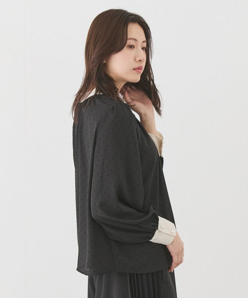Jayro(ジャイロ)の「ドットプリント配色使いブラウス(シャツ/ブラウス・レディース・ブラック系その他/オフホワイト・M)」の4枚目の写真