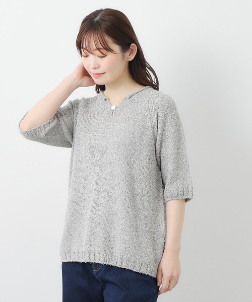 LAURA ASHLEY(ローラアシュレイ)の「【限定店舗展開/日本製/ワンマイルウエア】シルクネップ混 半袖プルオーバー(ニット/セーター・レディース・グレー/ベージュ・38)」の2枚目の写真