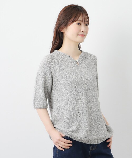 LAURA ASHLEY(ローラアシュレイ)の「【限定店舗展開/日本製/ワンマイルウエア】シルクネップ混 半袖プルオーバー(ニット/セーター・レディース・グレー/ベージュ・38)」の3枚目の写真