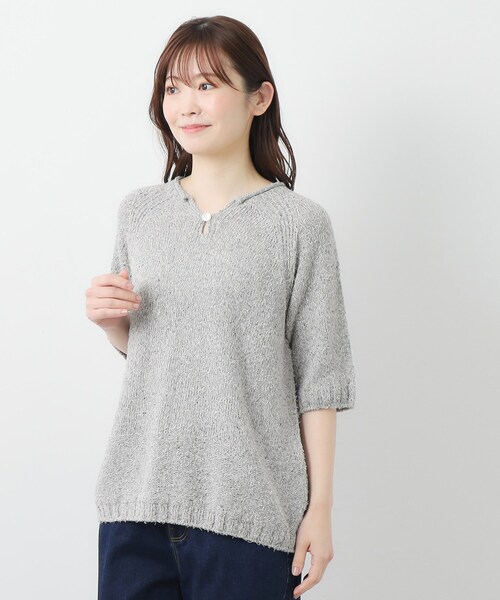 LAURA ASHLEY(ローラアシュレイ)の「【限定店舗展開/日本製/ワンマイルウエア】シルクネップ混 半袖プルオーバー(ニット/セーター・レディース・グレー/ベージュ・38)」の4枚目の写真