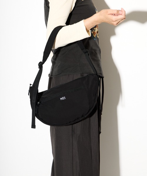 MEI(メイ)の「【MEI / メイ 】ボディバッグ ウエストポーチ ショルダー BOTTOM LINE SHOULDER(ショルダーバッグ・メンズ・ベージュ/ブラック/ライトグレー・FREE)」の11枚目の写真