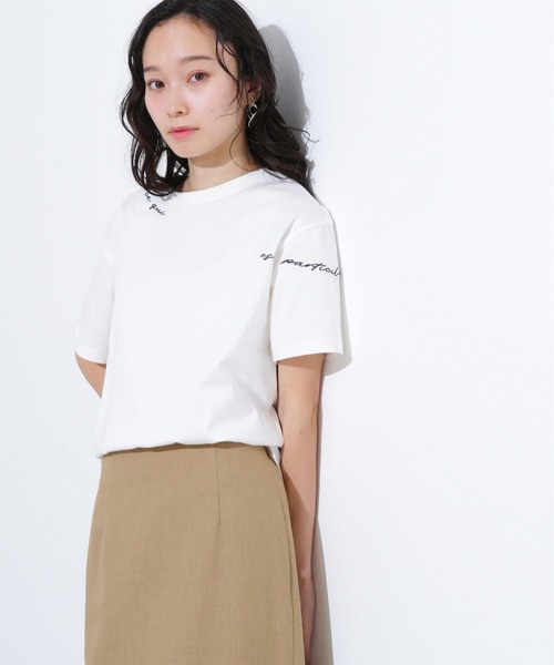 N.(N. Natural Beauty Basic)(エヌエヌナチュラルビューティーベーシック)の「ロゴ刺繍カットソー(Tシャツ/カットソー・レディース・ピンク/オフホワイト/チャコールグレー・MEDIUM)」の4枚目の写真