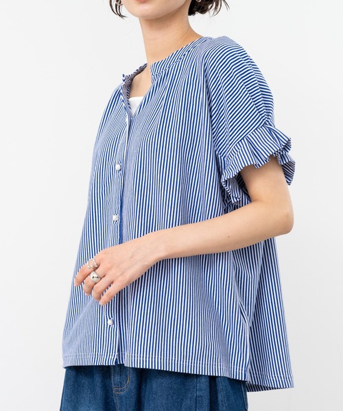 ANNA LUNA(アンナルナ)の「【ANNA LUNA】パールボタン × 袖タック が 上品映え の 旬ブラウス(シャツ/ブラウス・レディース・ブラック/オフホワイト/ブルー・MEDIUM)」の16枚目の写真