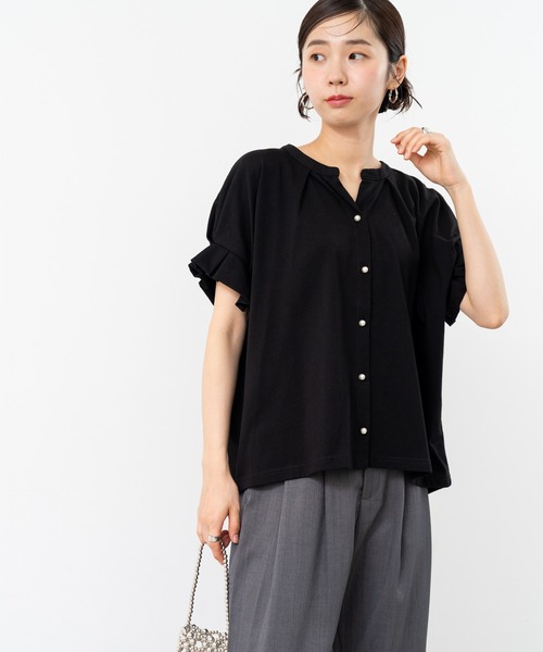 ANNA LUNA(アンナルナ)の「【ANNA LUNA】パールボタン × 袖タック が 上品映え の 旬ブラウス(シャツ/ブラウス・レディース・ブラック/オフホワイト/ブルー・MEDIUM)」の10枚目の写真