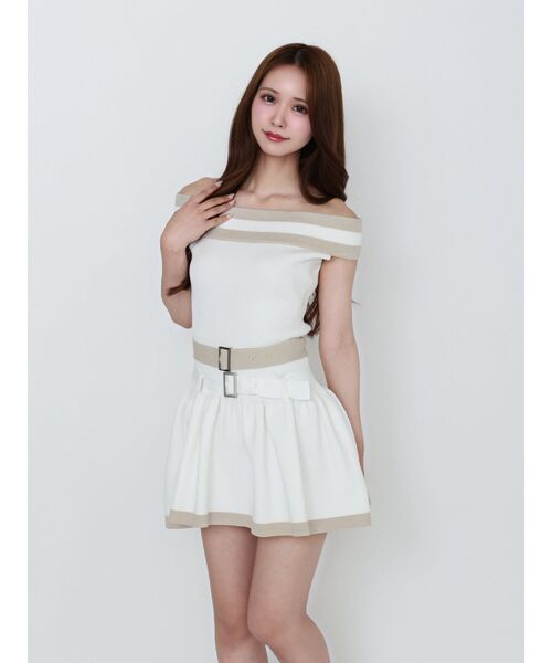 EATME（イートミー）の「ダブルベルトオフショルニットワンピース（ワンピース・レディース・アイボリー/ブラック/グレー・FREE）」の18枚目の写真