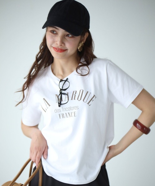 Ehre style(エーレスタイル)の「洗練された大人のロゴT迷子さんへ(Tシャツ/カットソー・レディース・アイボリー/ホワイト×ブラウン/ホワイト×ネイビー・FREE)」の6枚目の写真