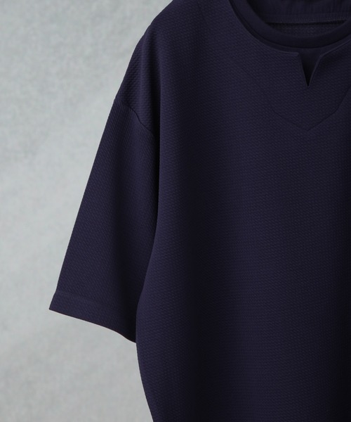 NANO universe(ナノユニバース)の「フェイクレイヤードキーネックTシャツ 半袖(Tシャツ/カットソー・メンズ・オレンジ/ネイビー/グレー系その他4・M/L)」の6枚目の写真