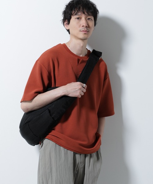 NANO universe(ナノユニバース)の「フェイクレイヤードキーネックTシャツ 半袖(Tシャツ/カットソー・メンズ・オレンジ/ネイビー/グレー系その他4・M/L)」の10枚目の写真