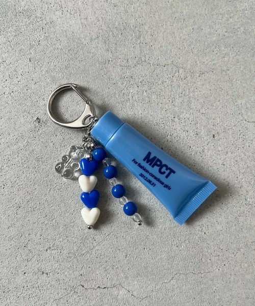 専用出品 DIOR AND STONE  キーホルダー　ブルー セール】リップボトルフウキーチャーム 571980（キーホルダー）｜Me