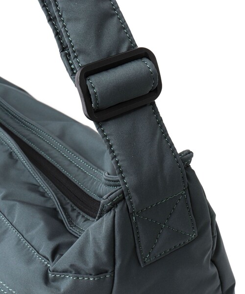 SML(エスエムエル)の「【SML/エスエムエル】別注ヘルメットショルダーバッグM(ショルダーバッグ・メンズ・グリーン/ブラック/ネイビー・FREE)」の13枚目の写真