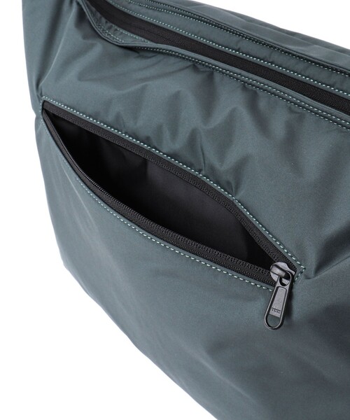 SML(エスエムエル)の「【SML/エスエムエル】別注ヘルメットショルダーバッグM(ショルダーバッグ・メンズ・グリーン/ブラック/ネイビー・FREE)」の19枚目の写真