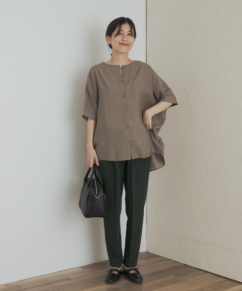 URBAN RESEARCH DOORS(アーバンリサーチドアーズ)の「バックシャーリングドルマンブラウス(シャツ/ブラウス・レディース・ブラック/カーキ・MEDIUM)」の11枚目の写真