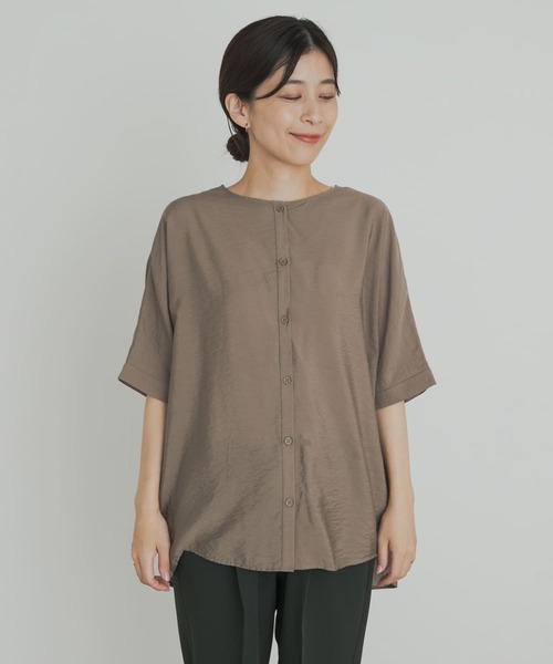 URBAN RESEARCH DOORS(アーバンリサーチドアーズ)の「バックシャーリングドルマンブラウス(シャツ/ブラウス・レディース・ブラック/カーキ・MEDIUM)」の13枚目の写真